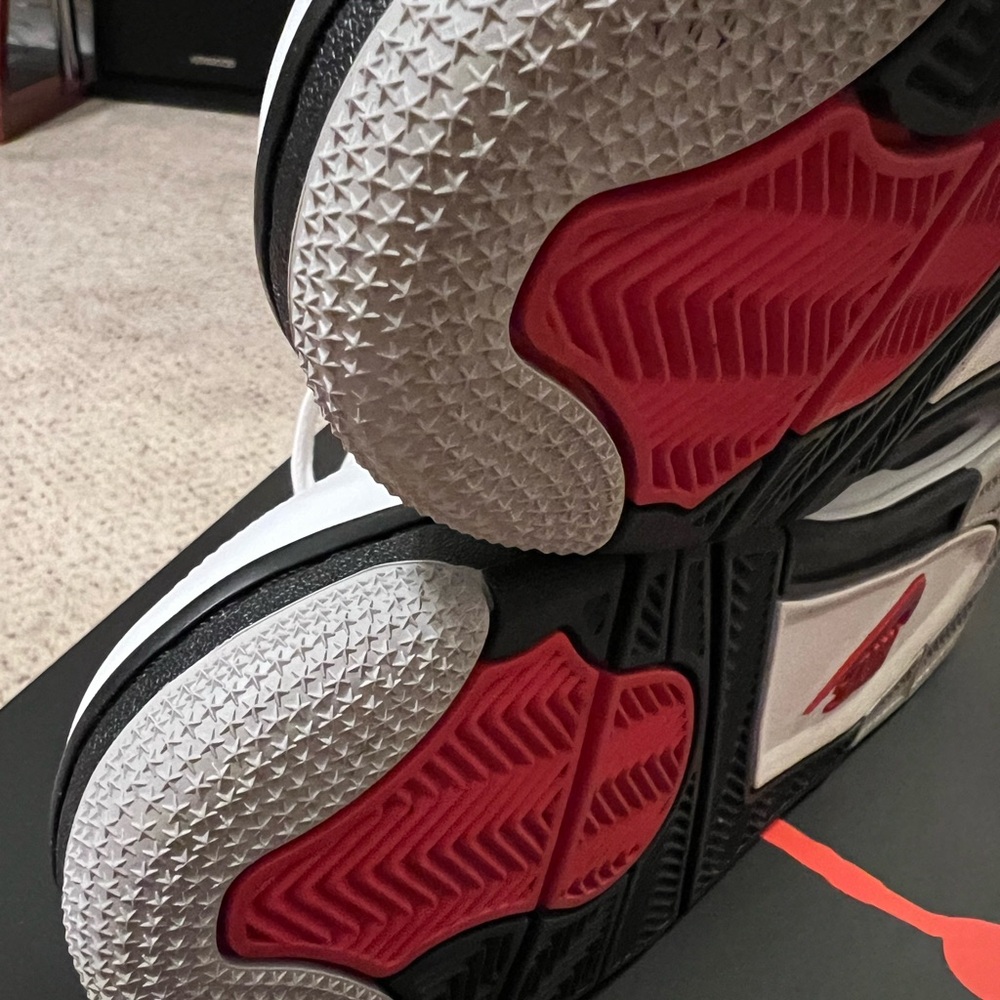 Jordan 4 Retro (2025) White Cement 
Worn 3x - Picture 9 of 11